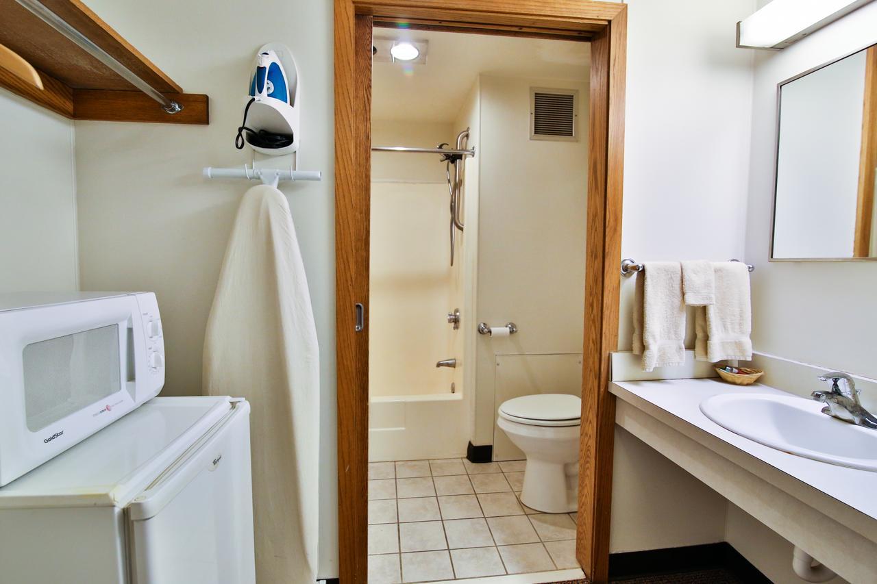 Great American Inn & Suites Devils Lake 外观 照片
