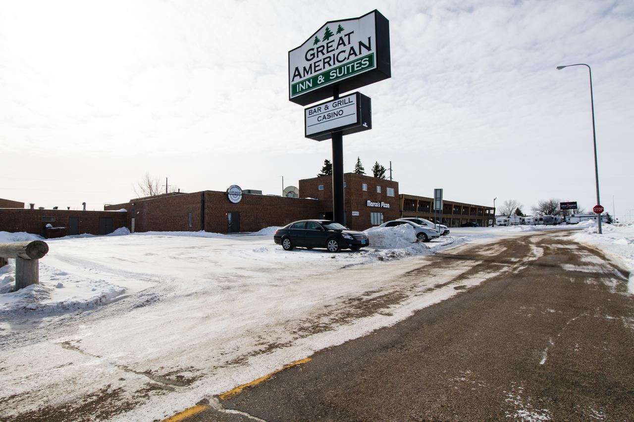 Great American Inn & Suites Devils Lake 外观 照片